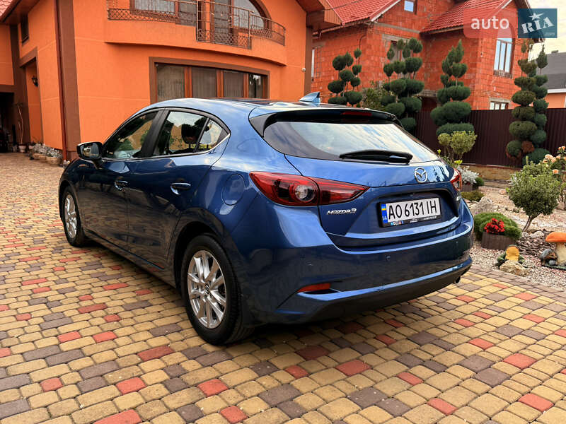 Хэтчбек Mazda 3 2018 в Мукачево