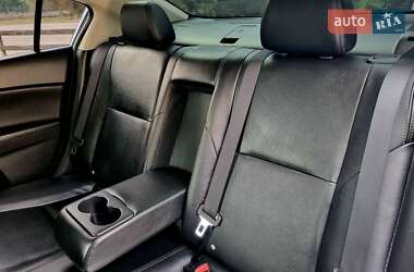Седан Mazda 3 2013 в 