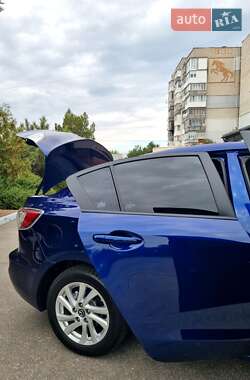 Седан Mazda 3 2013 в 