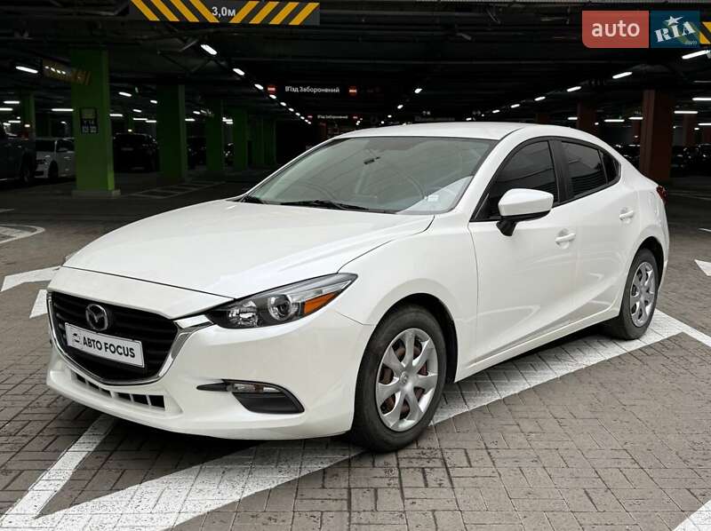 Седан Mazda 3 2017 в Киеве