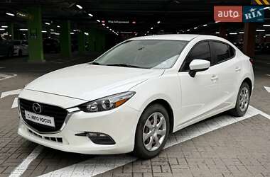 Седан Mazda 3 2017 в 