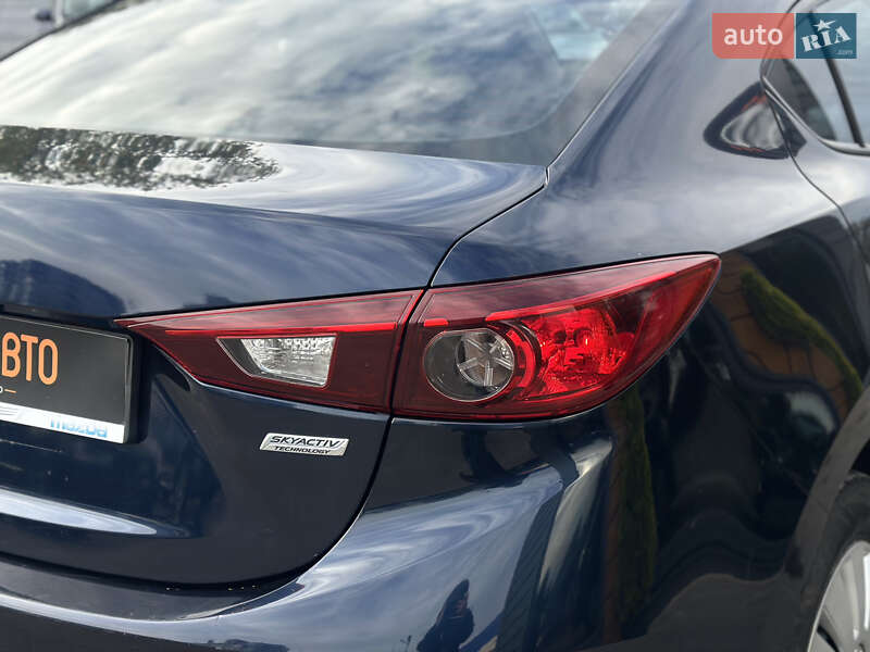Седан Mazda 3 2014 в Шептицькому