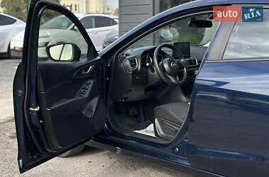 Седан Mazda 3 2014 в 