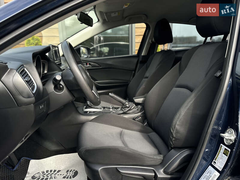 Седан Mazda 3 2014 в Шептицькому