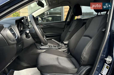 Седан Mazda 3 2014 в 