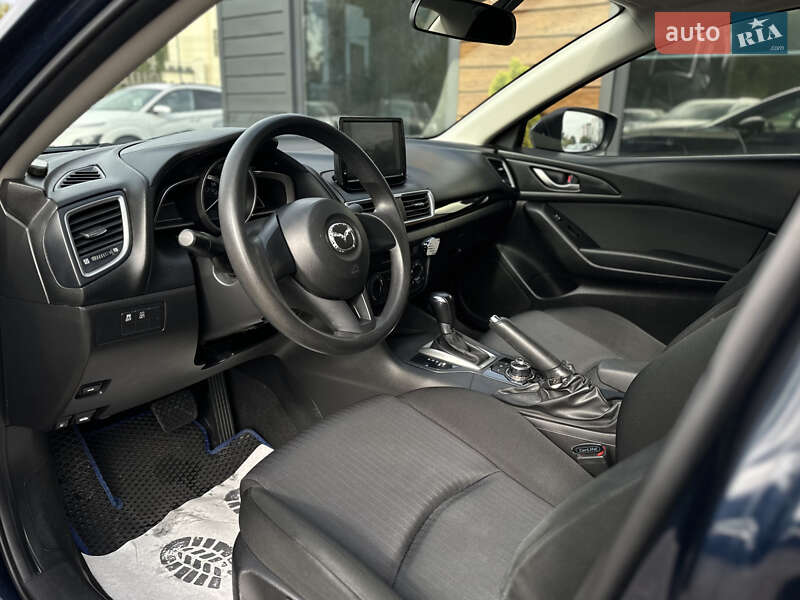 Седан Mazda 3 2014 в Шептицькому