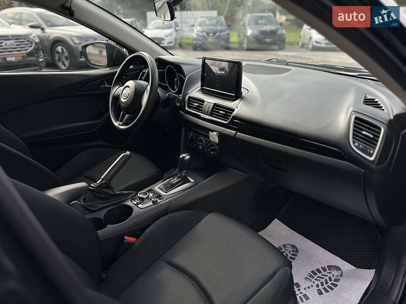 Седан Mazda 3 2014 в Шептицькому