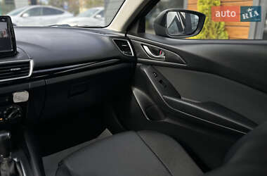 Седан Mazda 3 2014 в 