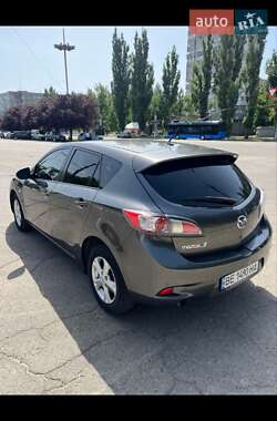 Хэтчбек Mazda 3 2012 в 