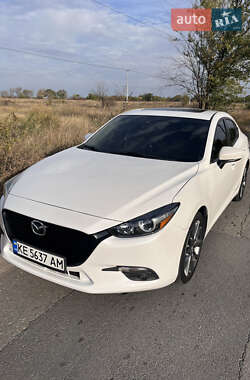 Седан Mazda 3 2017 в Дніпрі