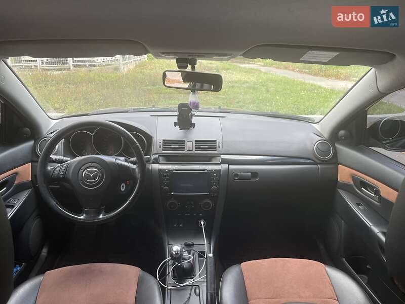 Седан Mazda 3 2005 в Днепре