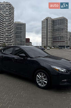Седан Mazda 3 2017 в Киеве