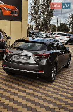 Хэтчбек Mazda 3 2017 в 
