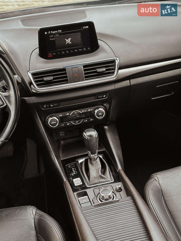 Хэтчбек Mazda 3 2017 в Николаеве