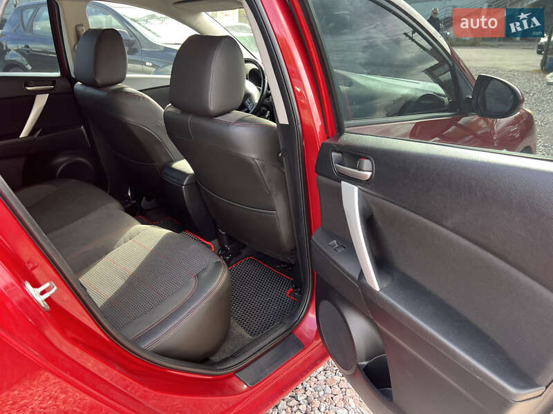 Хэтчбек Mazda 3 2010 в Полтаве