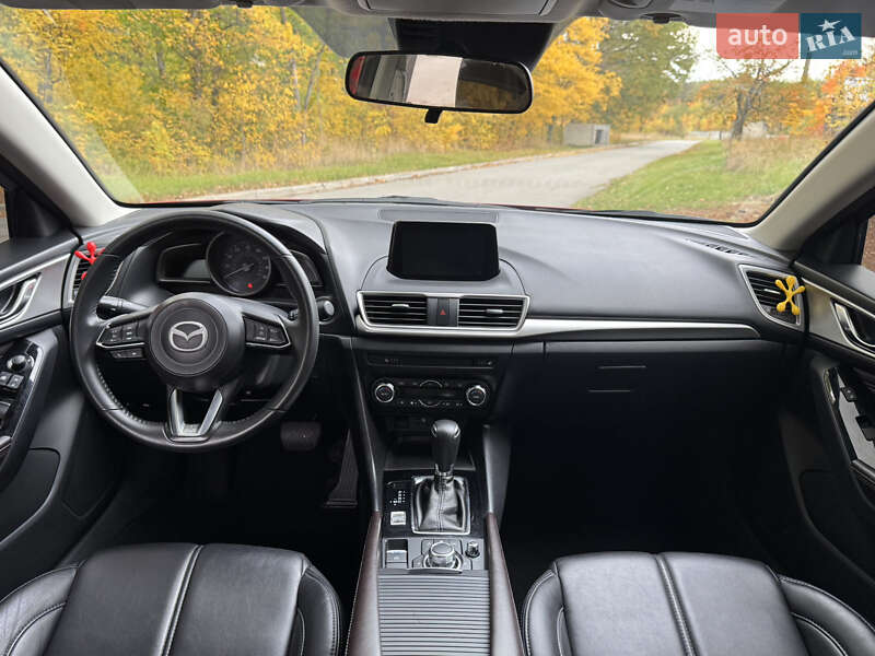 Седан Mazda 3 2018 в Харькове