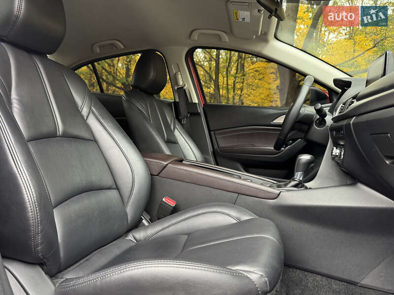 Седан Mazda 3 2018 в Харькове