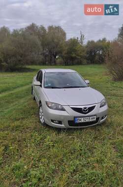 Седан Mazda 3 2006 в Вараше