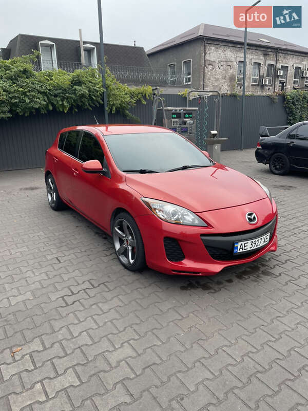 Хэтчбек Mazda 3 2011 в Каменском