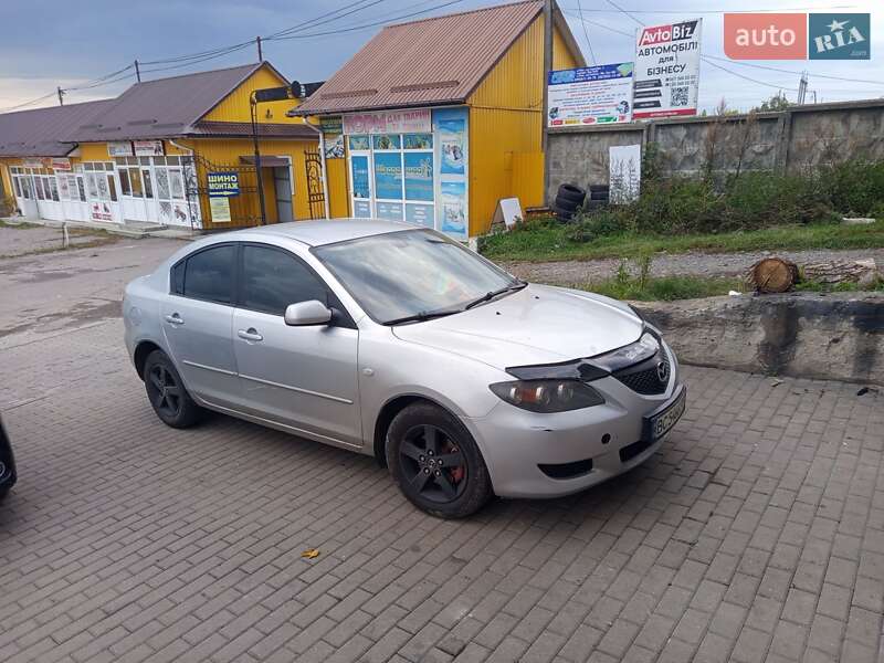 Седан Mazda 3 2004 в 