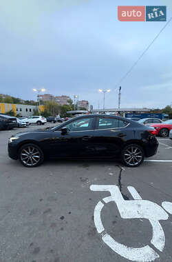 Седан Mazda 3 2018 в 