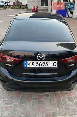 Седан Mazda 3 2016 в 