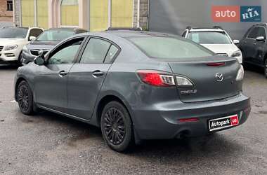 Седан Mazda 3 2012 в 