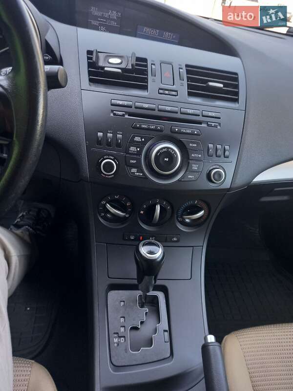 Хэтчбек Mazda 3 2012 в Киеве