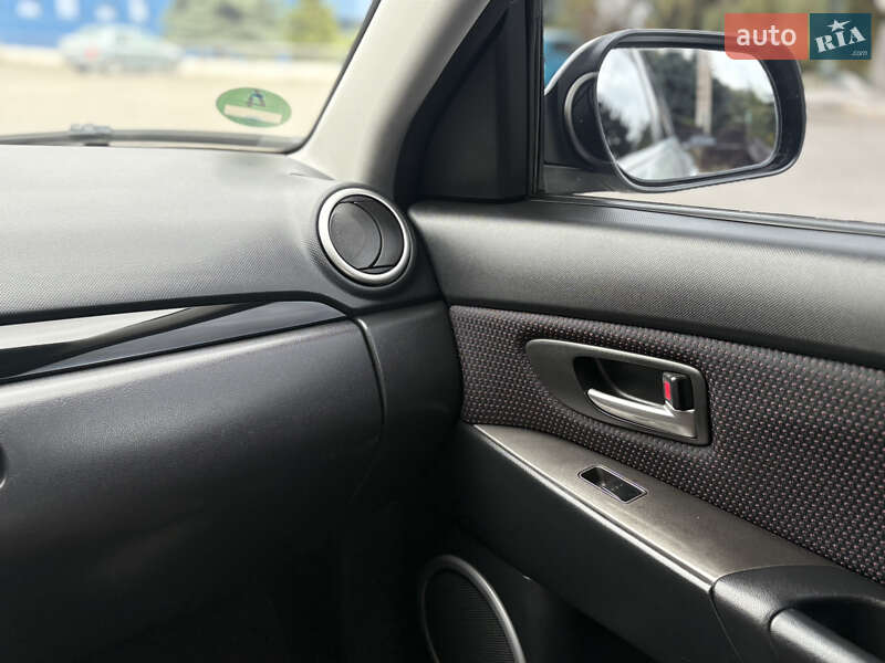 Хэтчбек Mazda 3 2006 в Днепре