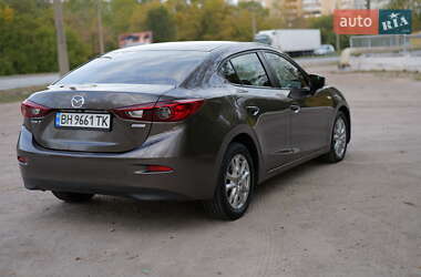 Седан Mazda 3 2015 в 