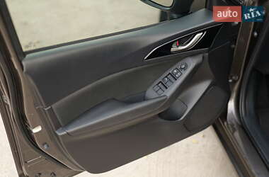 Седан Mazda 3 2015 в 