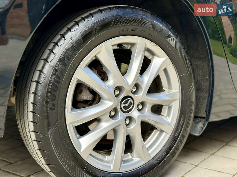 Седан Mazda 3 2013 в Ивано-Франковске
