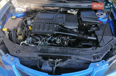 Седан Mazda 3 2004 в 