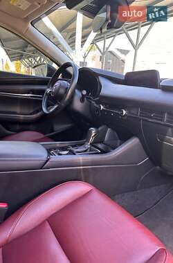 Седан Mazda 3 2023 в 