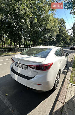 Седан Mazda 3 2018 в Чернигове
