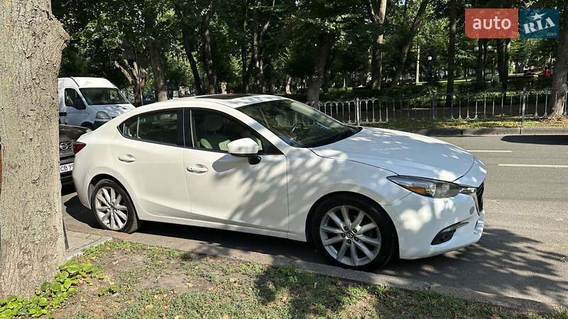 Седан Mazda 3 2018 в Чернигове