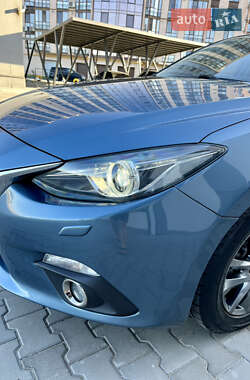 Седан Mazda 3 2015 в 