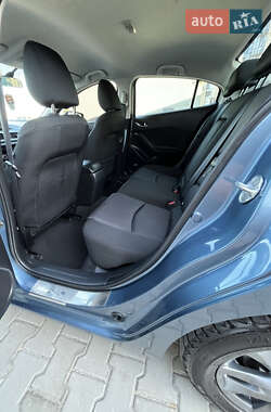 Седан Mazda 3 2015 в 