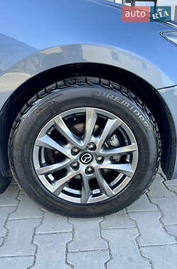 Седан Mazda 3 2015 в 