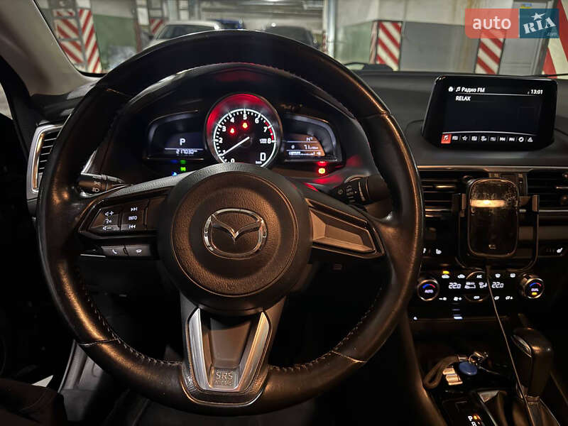 Седан Mazda 3 2016 в Киеве