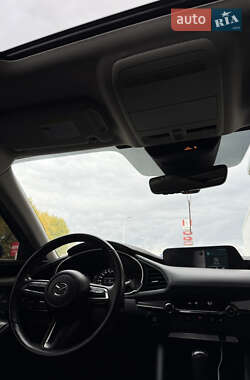 Седан Mazda 3 2019 в  фото 35 Седан Mazda 3 2019 в