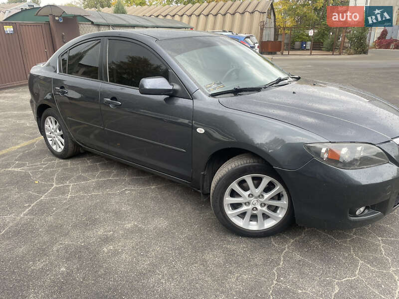 Седан Mazda 3 2008 в Днепре