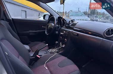Седан Mazda 3 2004 в 