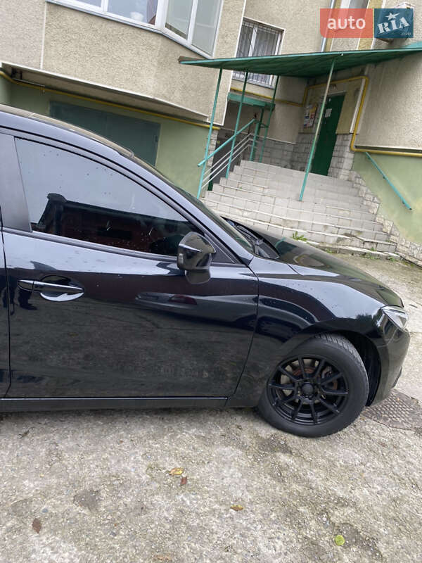 Хэтчбек Mazda 3 2014 в Ивано-Франковске
