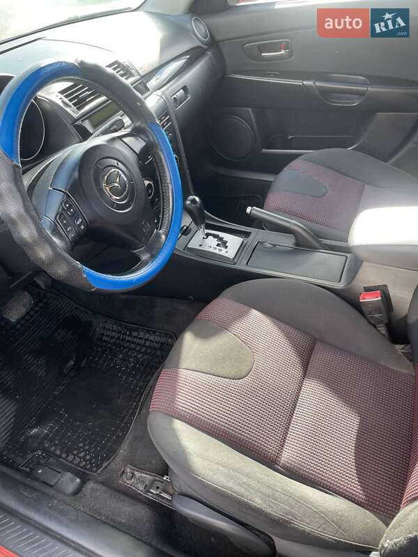 Седан Mazda 3 2004 в 