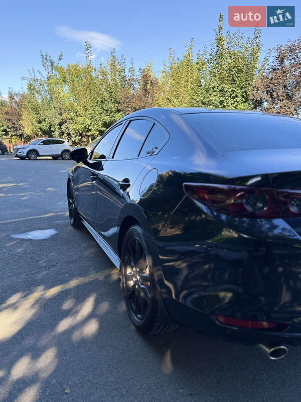 Седан Mazda 3 2019 в Киеве
