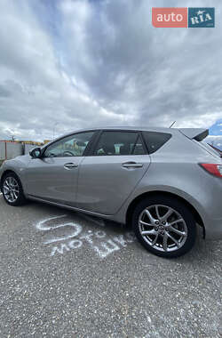Хэтчбек Mazda 3 2012 в 