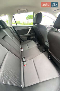 Хэтчбек Mazda 3 2012 в 
