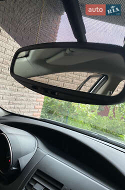 Хэтчбек Mazda 3 2012 в 