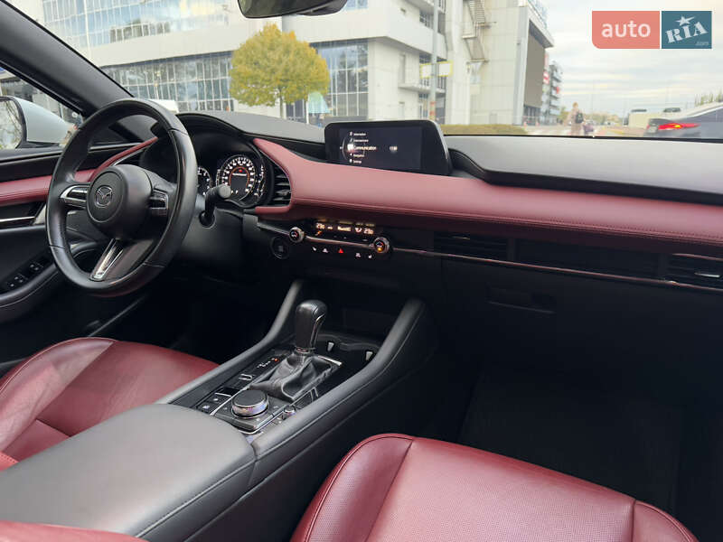 Хэтчбек Mazda 3 2020 в Киеве